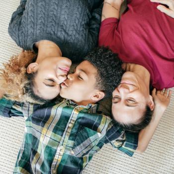 foto de mãe lésbicas e filho