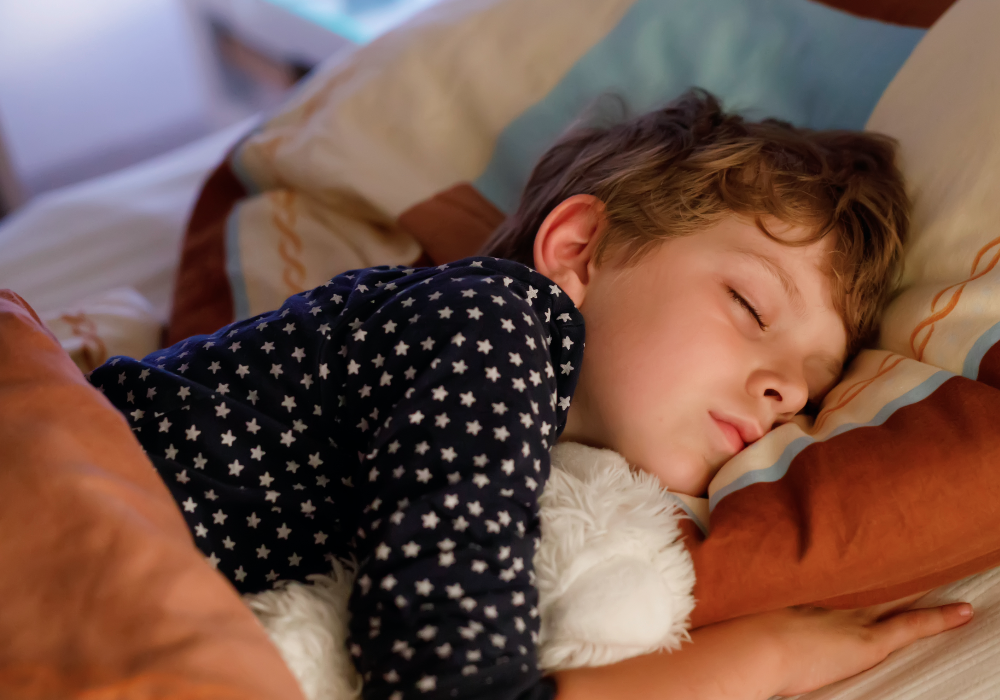 Como podemos ajudar o nosso filho de 2 anos a dormir sozinho na