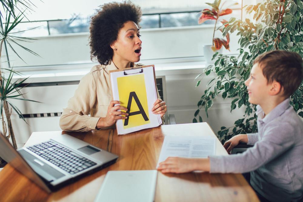 Fonoaudiologia infantil: quando buscar apoio de um fonoaudiólogo?