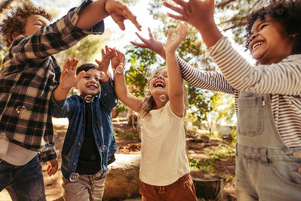 Atividades Escolares: Colorindo: Brincadeiras com a Turma da