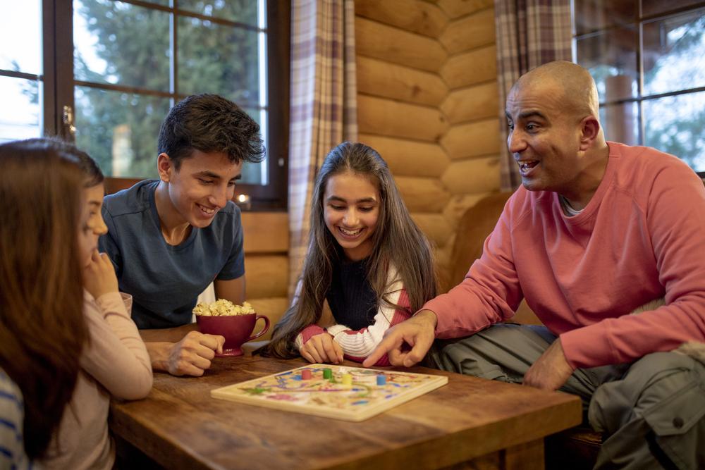 8 jogos de tabuleiro para a família inteira se divertir - Revista Crescer